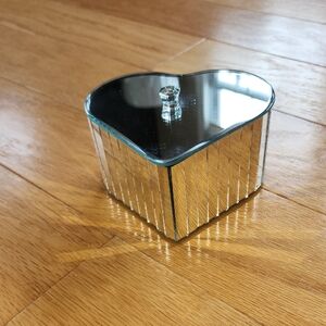 Trinket/jewelry Mirrored Box